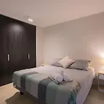 Beautiful Apartment Steps From Costanera Center