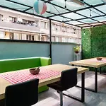 Hostel La Moneda