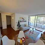 Moderno departamento, habitación y baño privado