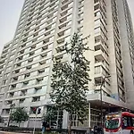 Cerca Movistar Arena Y A Pasos Del Metro Universidad De Chile Con Estacionamiento