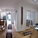 Salvador Hostal & Cafe