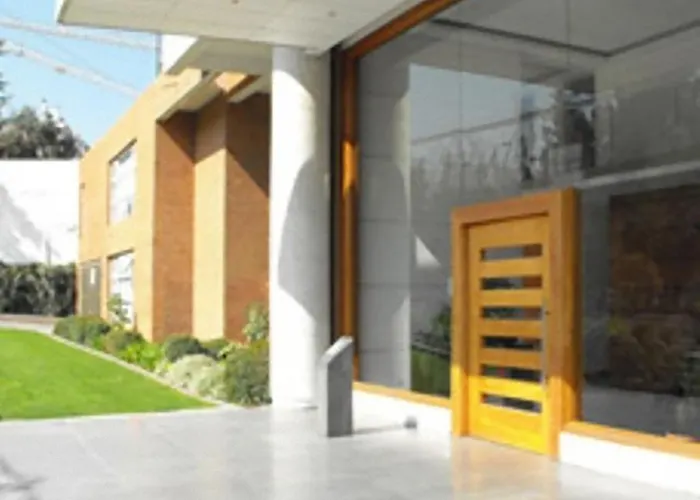 Intersuites Apartments