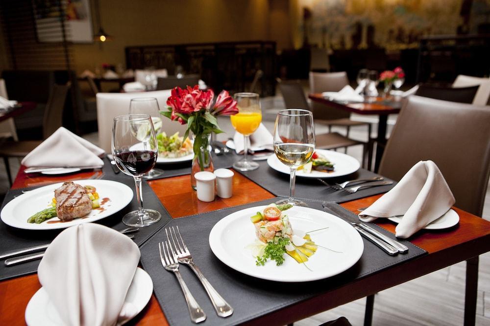 Crowne Plaza Hotel 5*