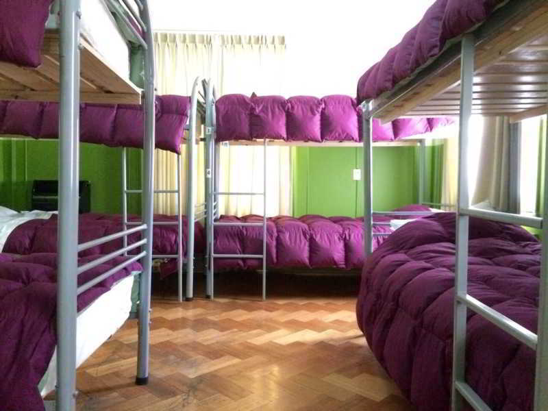 Salvador & Cafe Hostal *