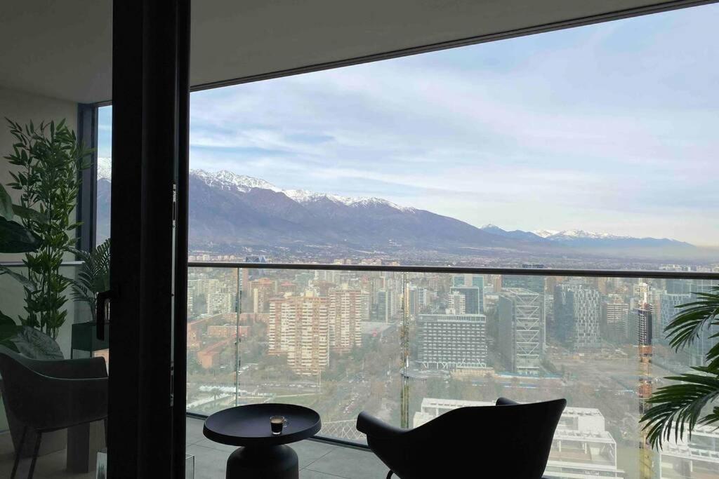 Departamento De Lujo En Suite, En El Piso 38, Condes, Costado De Parques Y Malls *