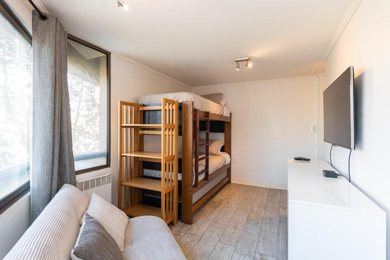 Vitacura Zen 2br W/ Parking, Wifi, Gym & Mall * Santiago de Chile