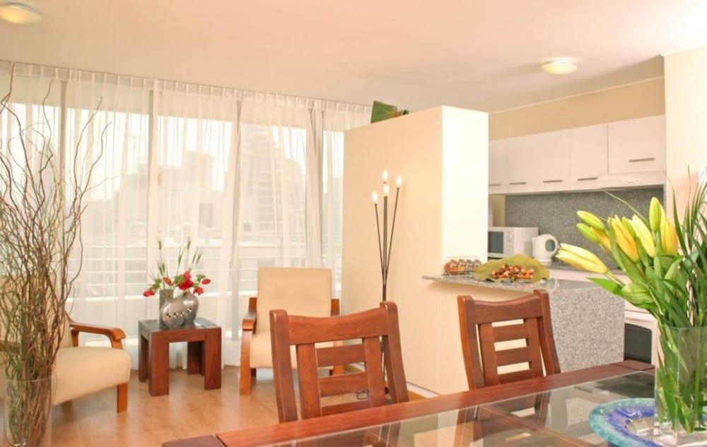 Apartahotel Versalles