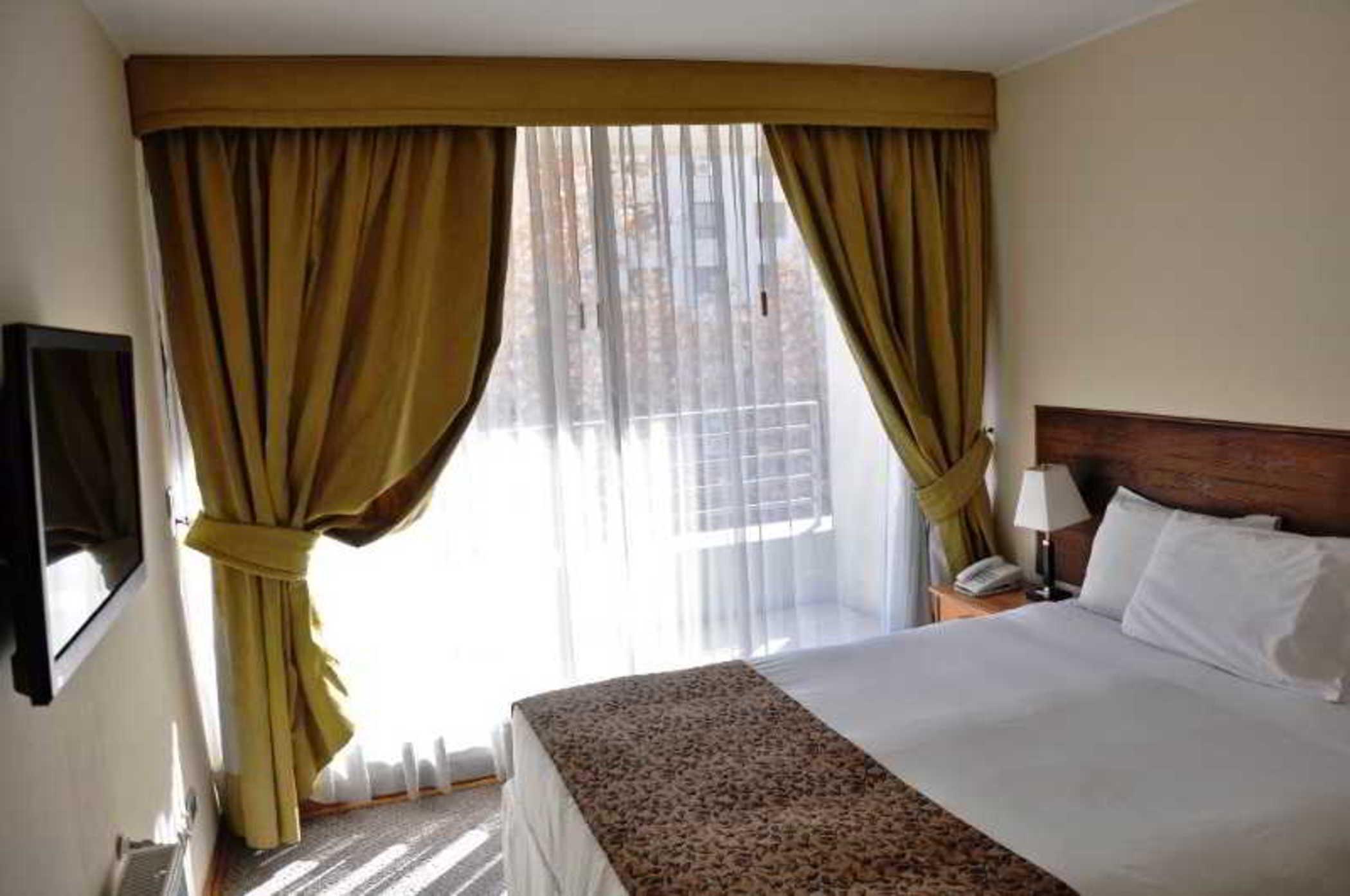 Versalles Apartahotel 4*