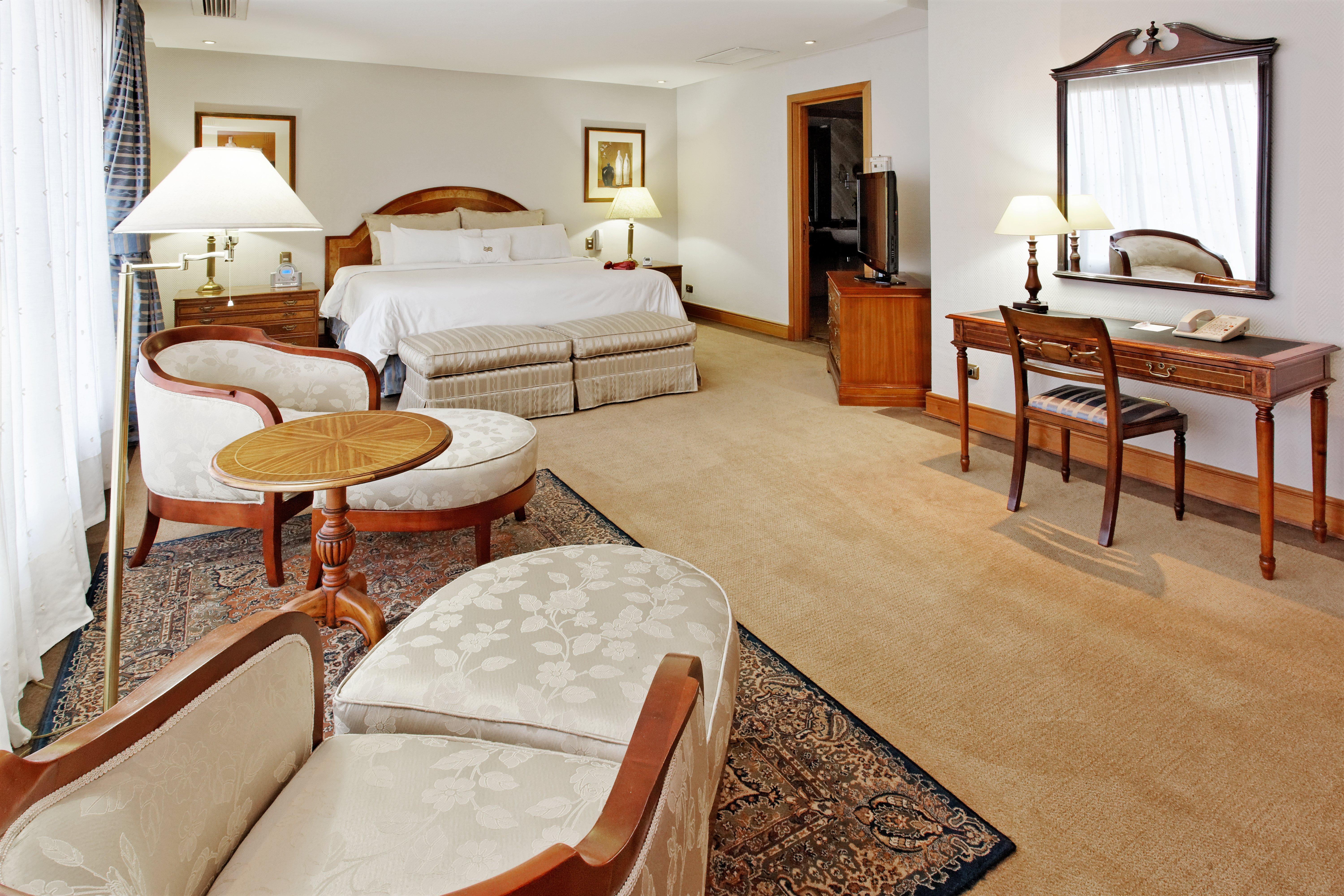 Crowne Plaza 5*