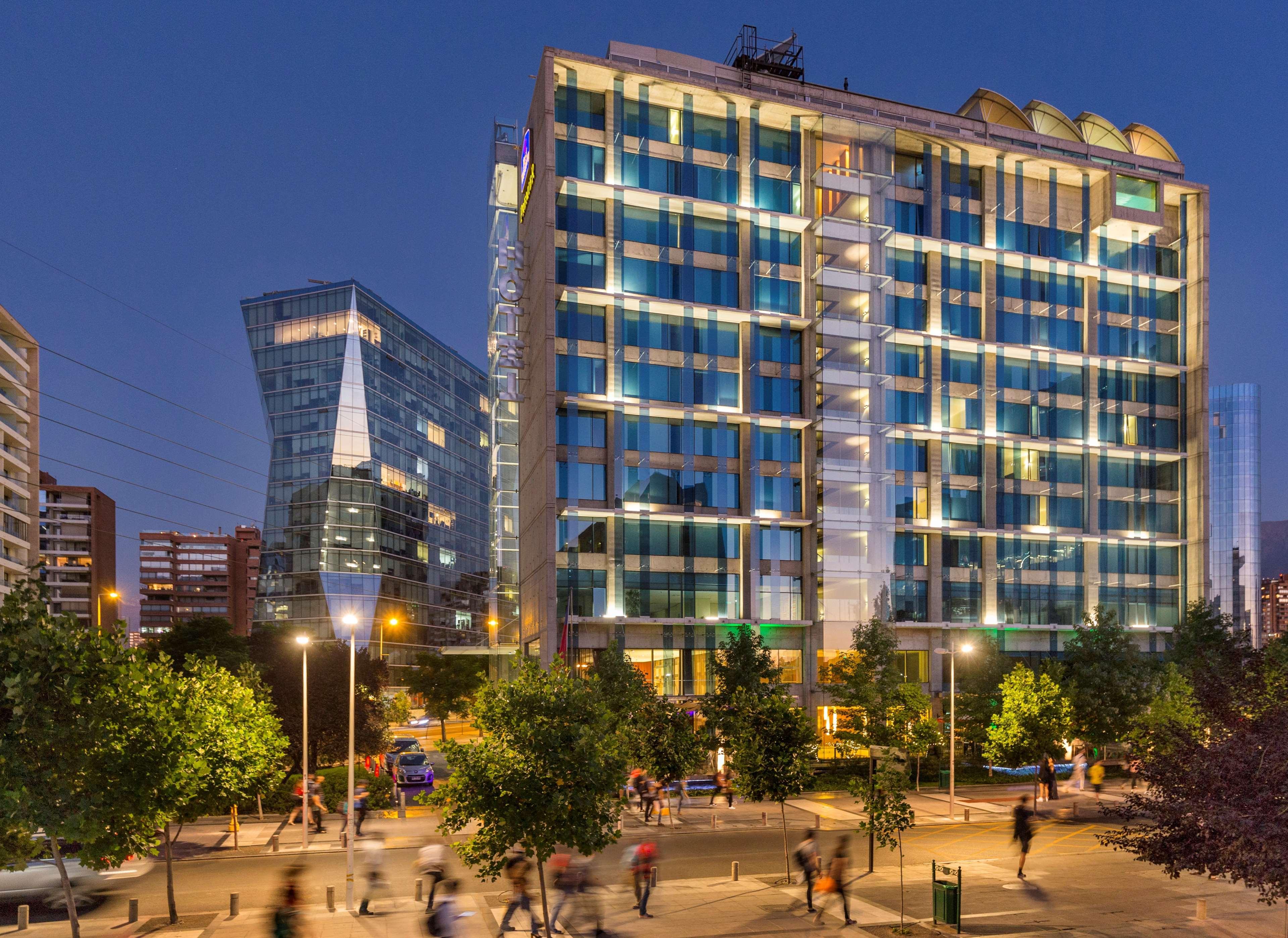 Hotel Western Premier Marina Condes 4*