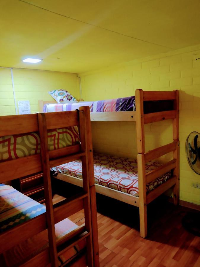 Backpackers House - Near The Airport * Santiago