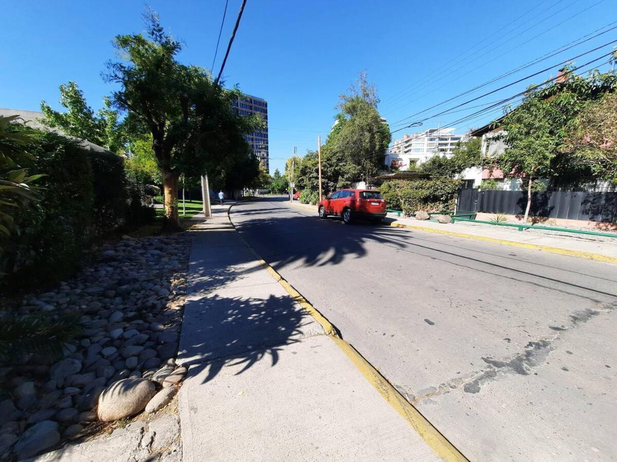 Pieza Independiente En Casa Compartida En Vitacura Cn Bici Y Piscina Habitación en casa particular