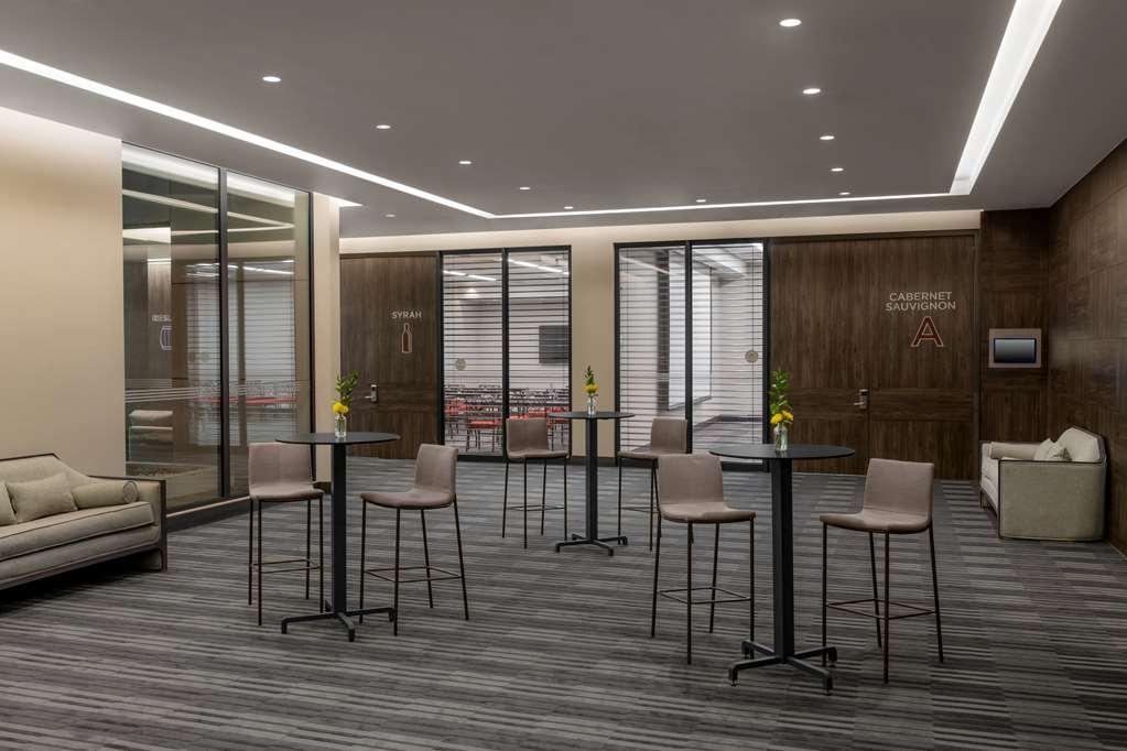 Hyatt Centric Condes 5*