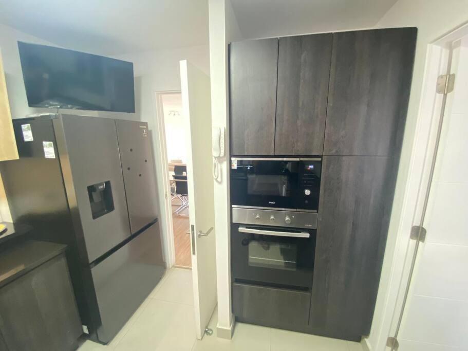 Confortable Departamento Vlc Apartamento