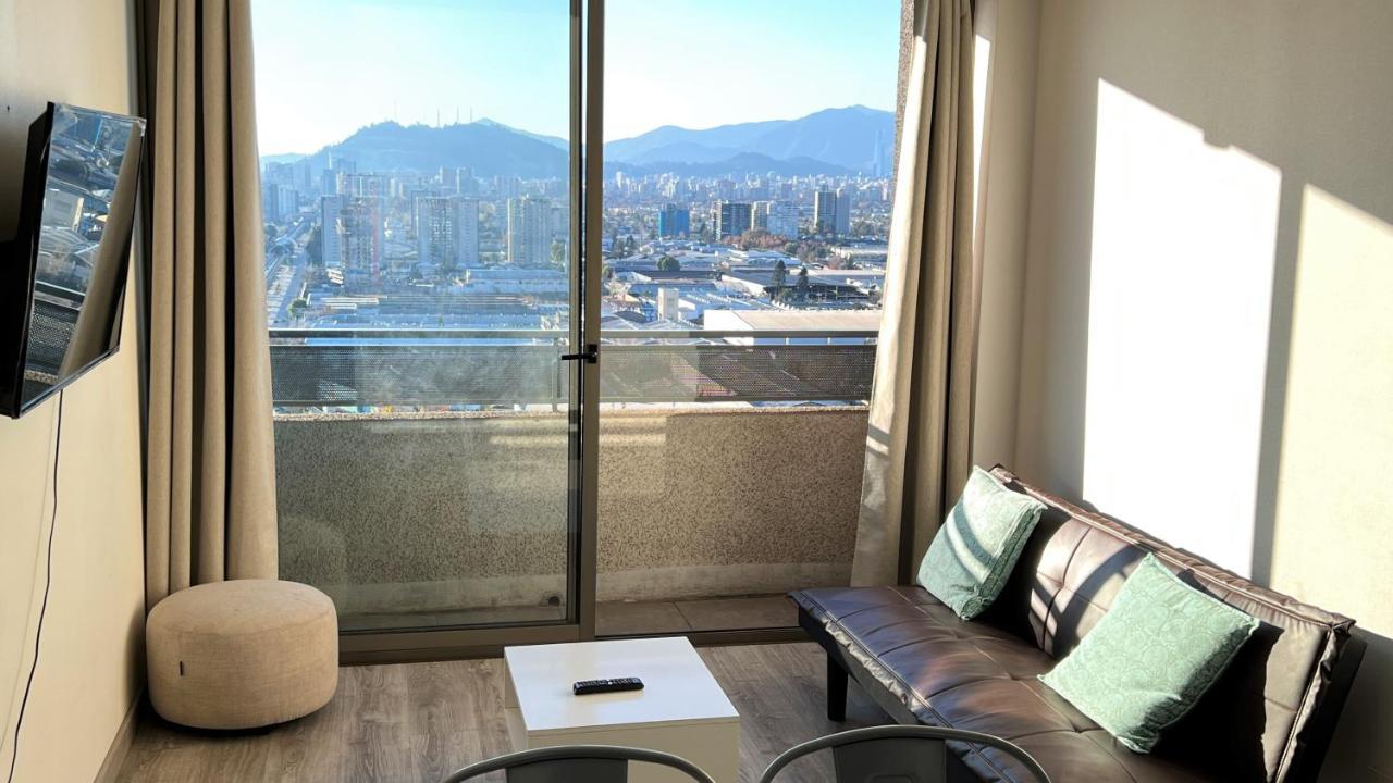 Loica Chile * Santiago