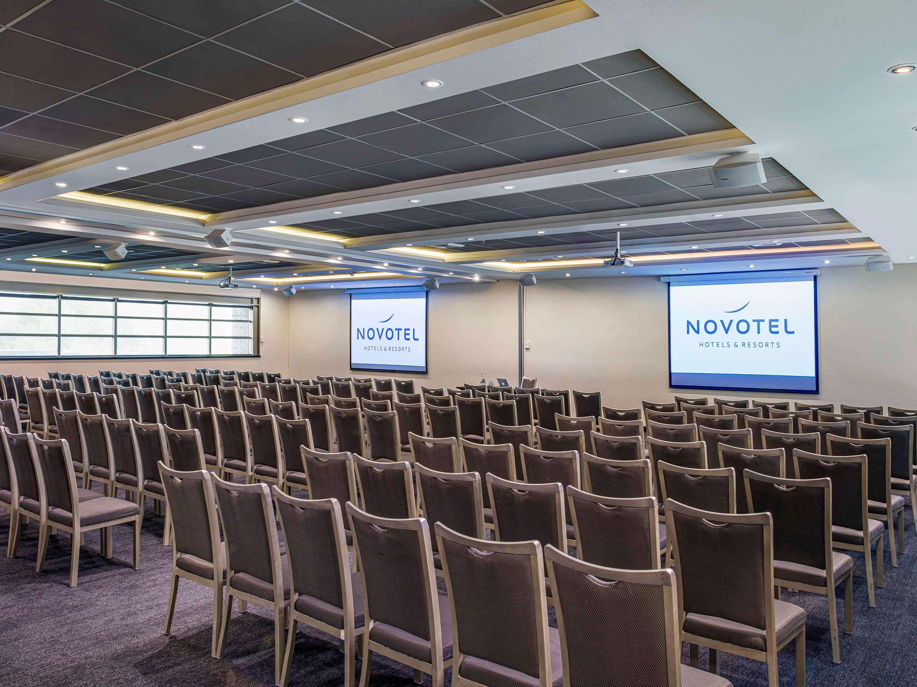 Novotel Condes 4*