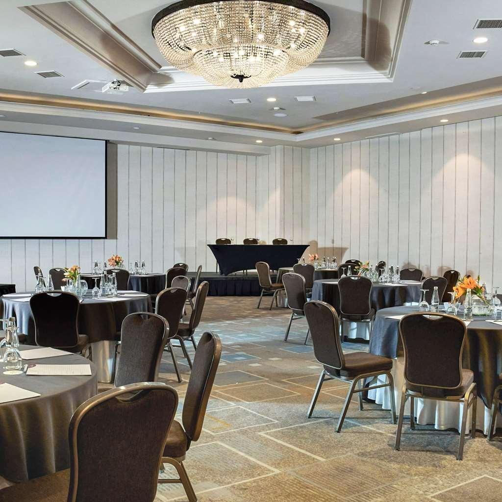 Crowne Plaza Hotel