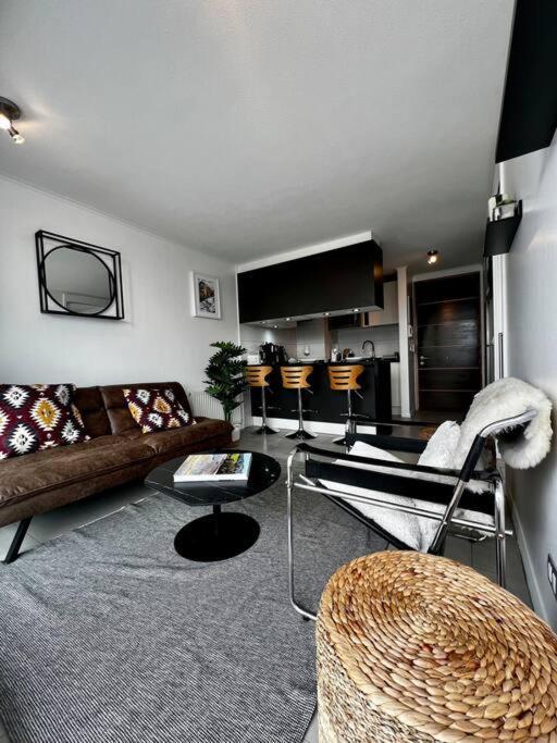 En Los Militares Lindo Depto 1d Apartamento Santiago