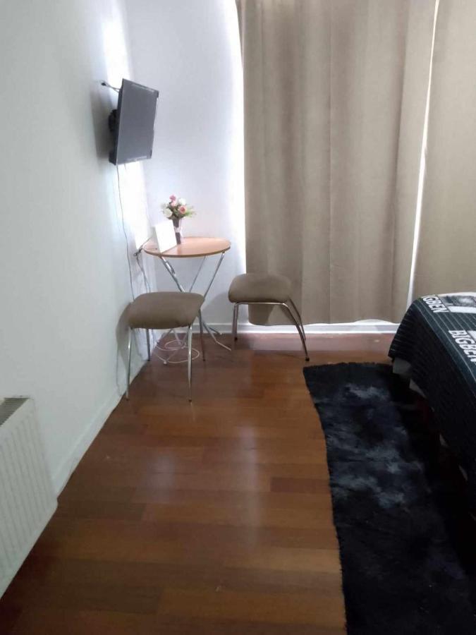 Aparment's Melvin Santiago