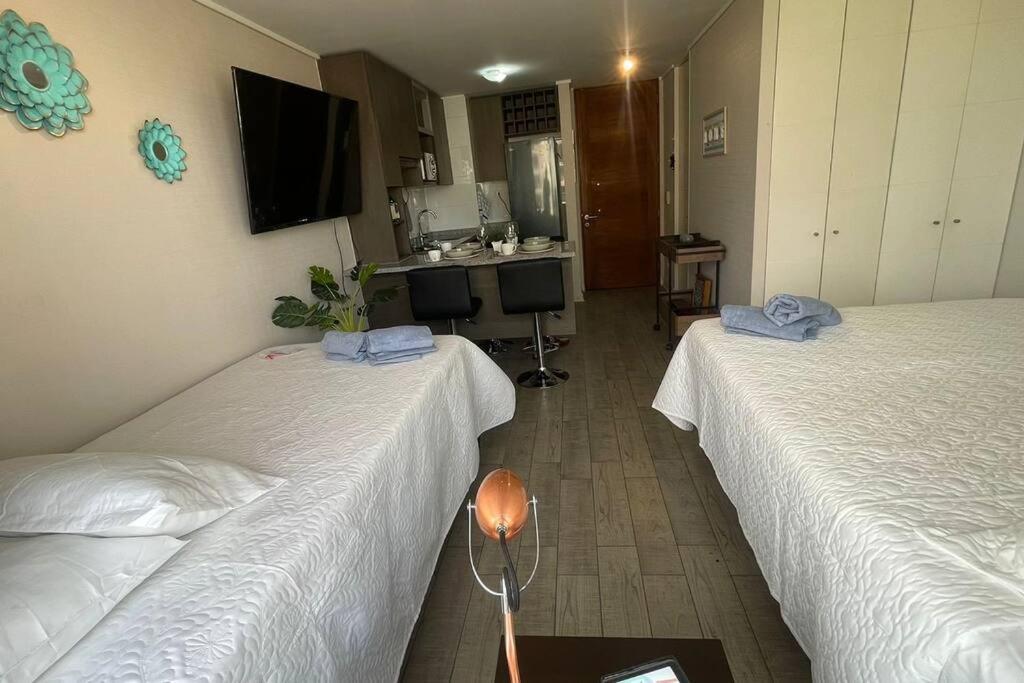 Apartamento 8 En En Fente Al Metro - Hipodromo De Chile Y Estadio San Laura Santiago de Chile