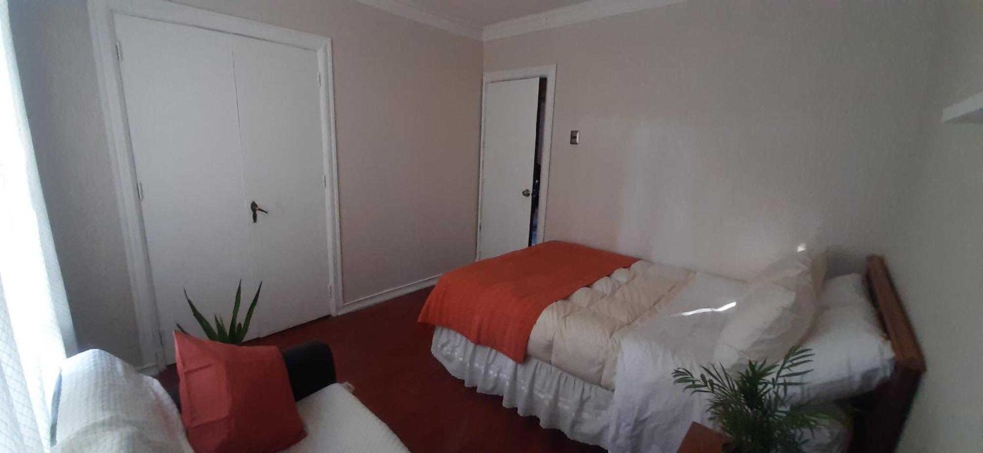 Habitacion En Dpto Paseo Bulnes Hospedagem domiciliar Santiago