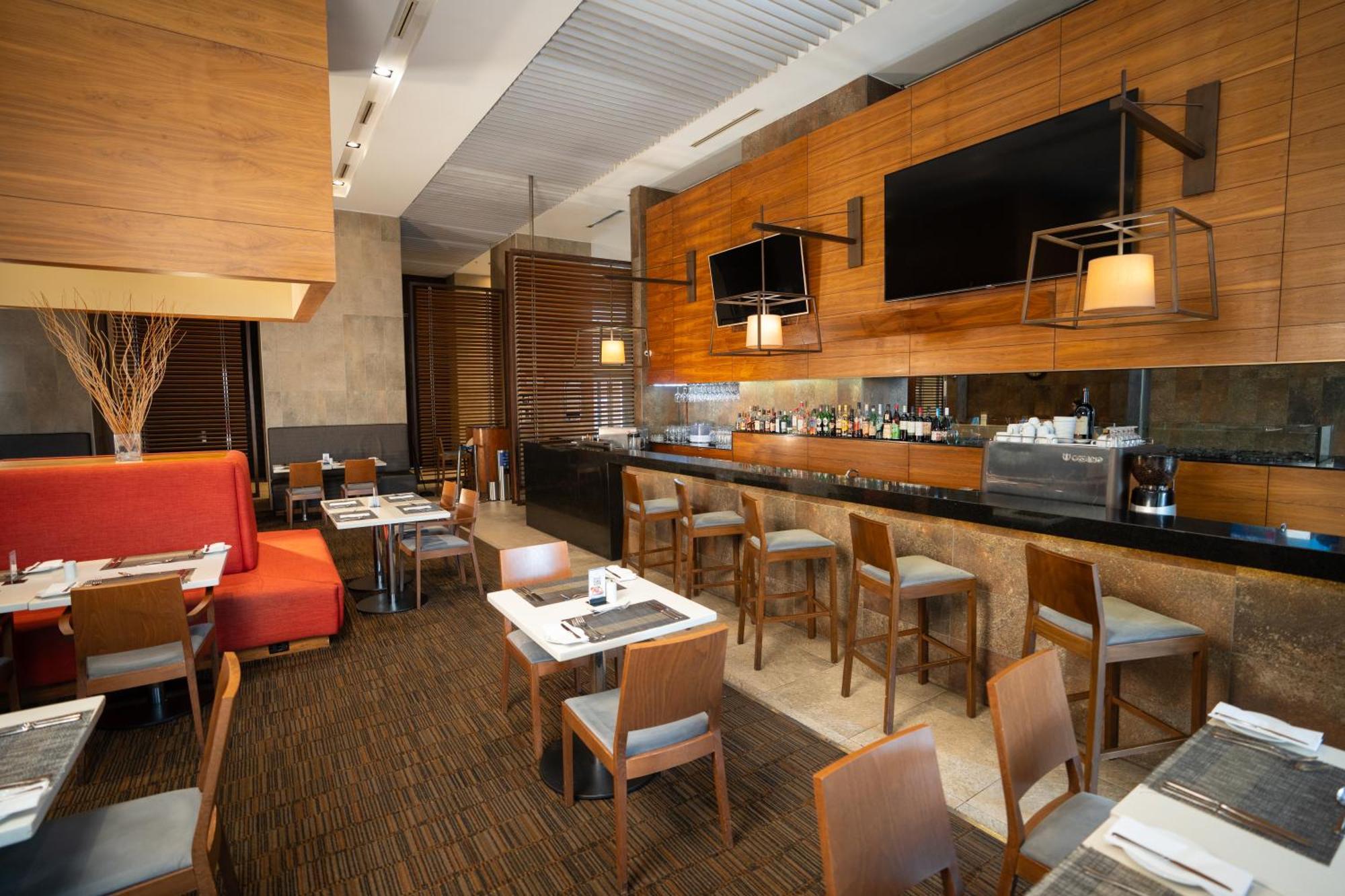 Hotel Hilton Garden Airport