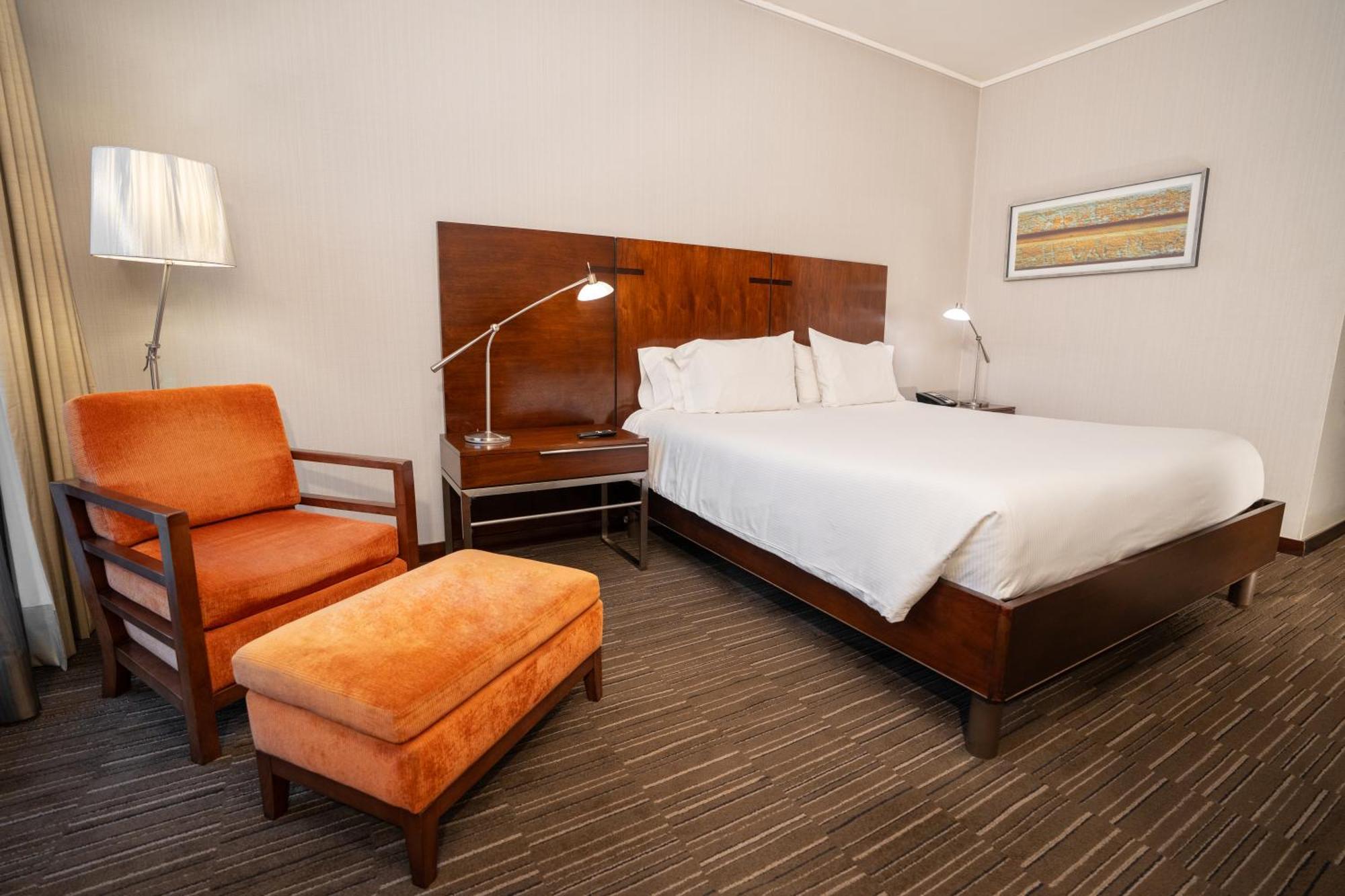 Hilton Garden Airport 3*