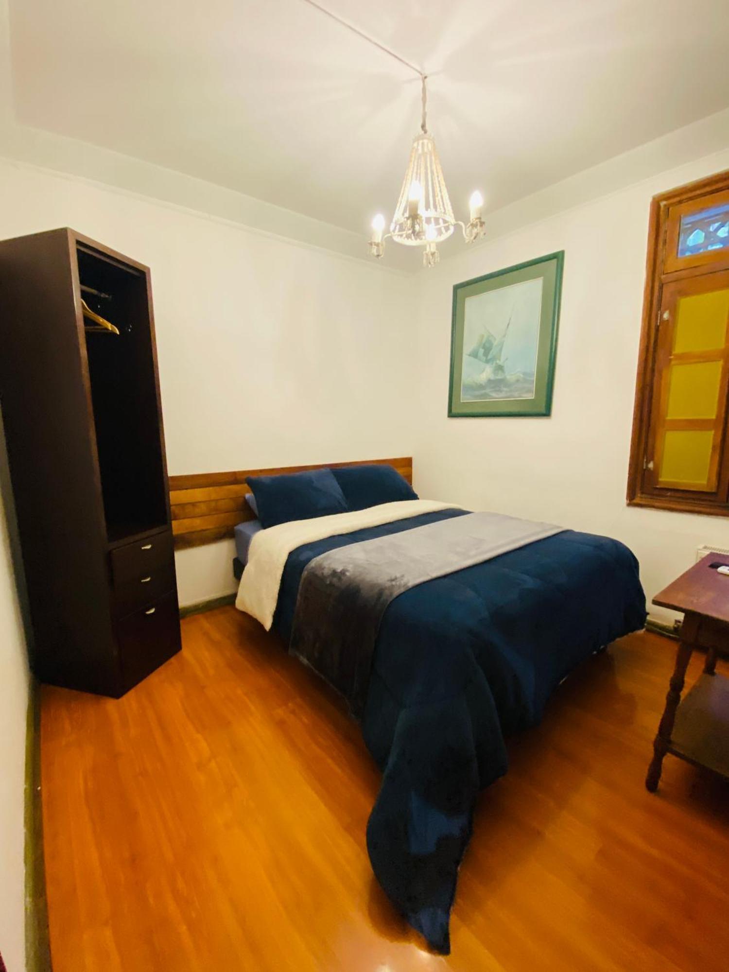 Maktvb Montt - Hostal Boutique Pensión Santiago de Chile