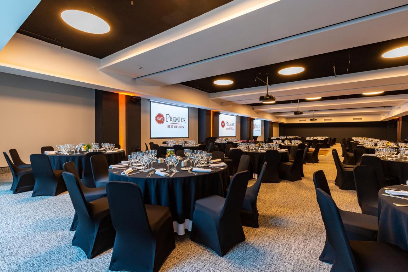 Western Premier Marina Condes Hotel