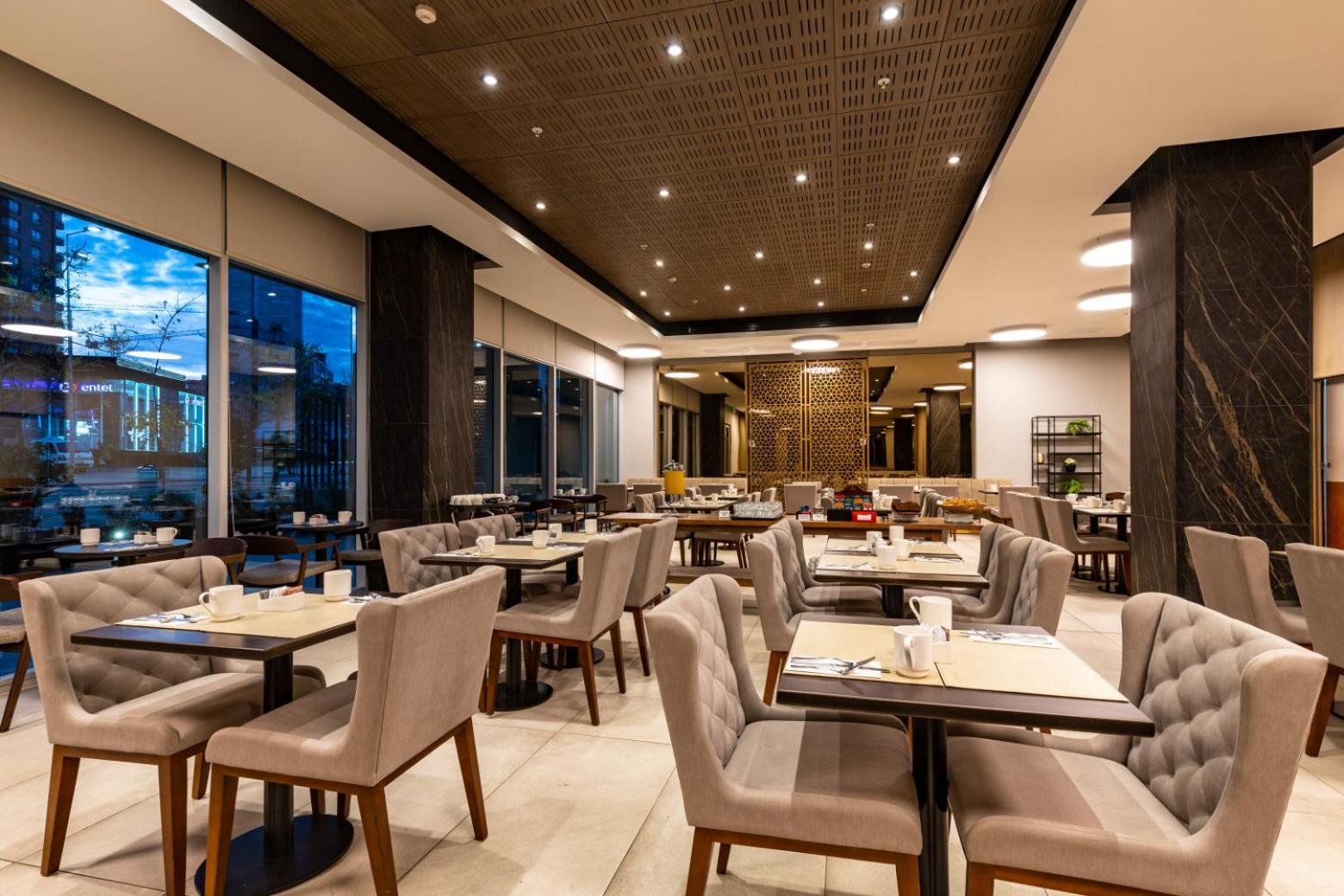 Western Premier Marina Condes Hotel