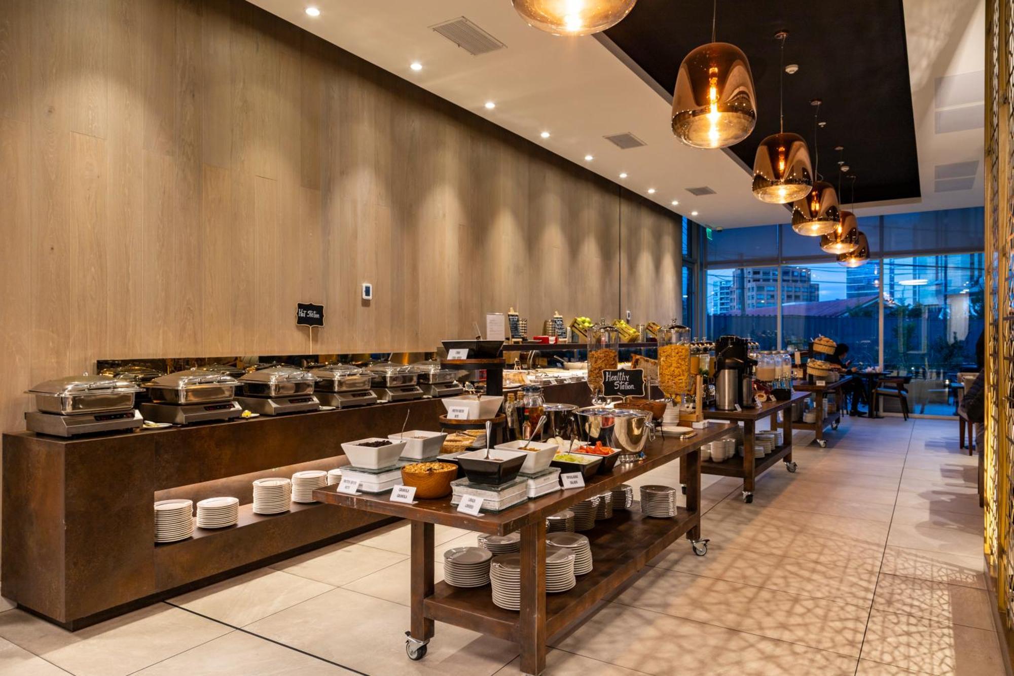 Western Premier Marina Condes Hotel 4*