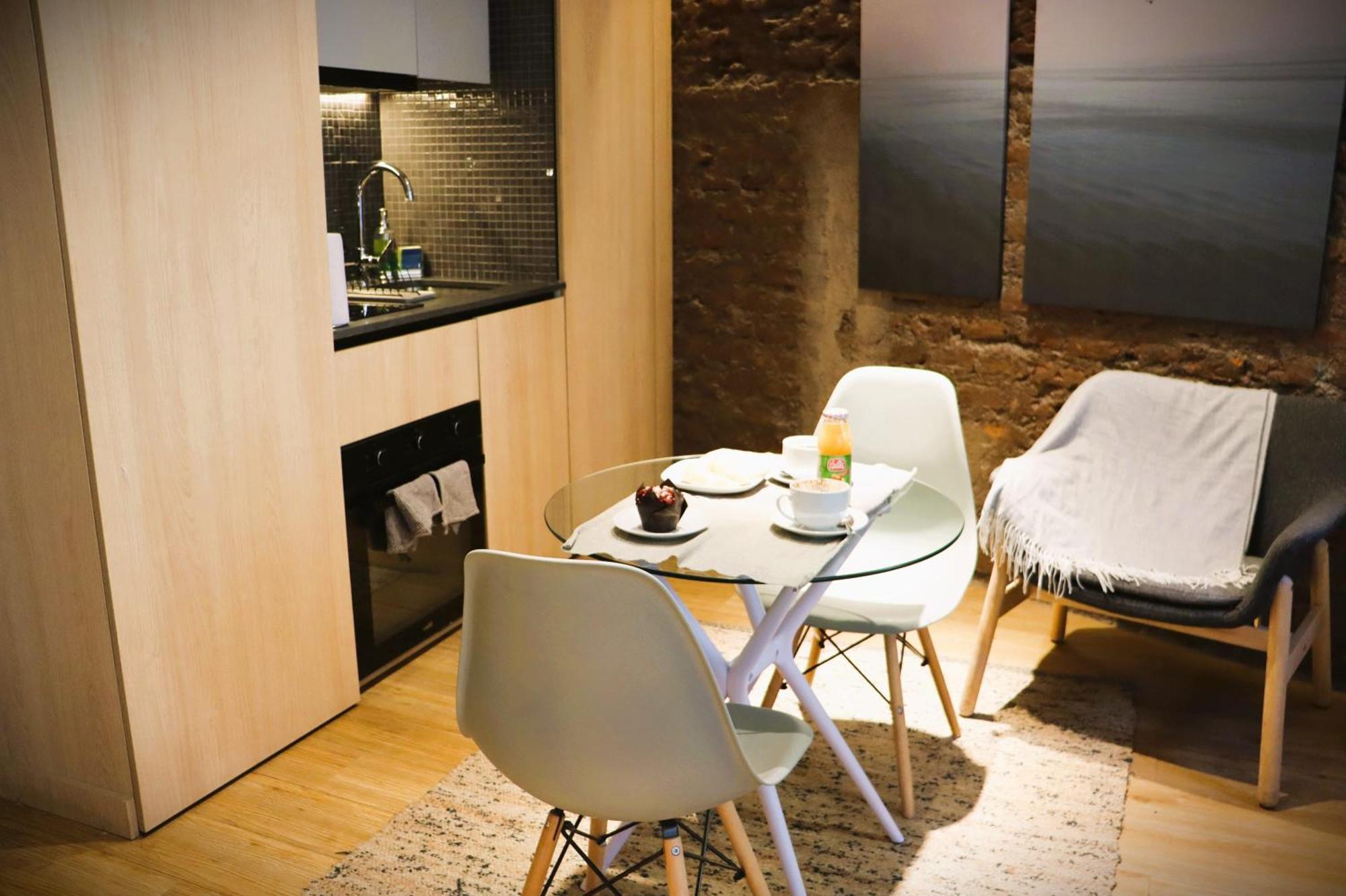 Hom I Moderno En El Centro De Lastarria