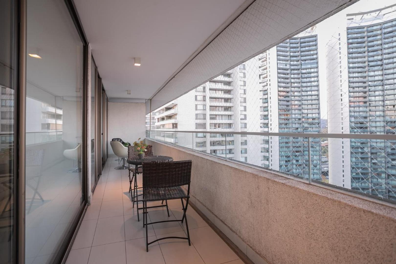 Premium 2br 2ba Parque Arauco - Balcon Con Malla Apartamento Santiago de Chile