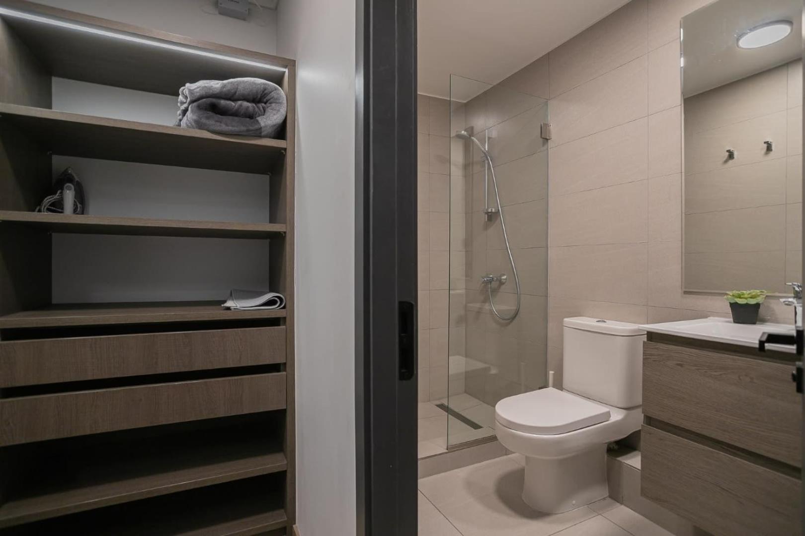 Amplio Y Deslumbrador Departamento En Condes Apartamento