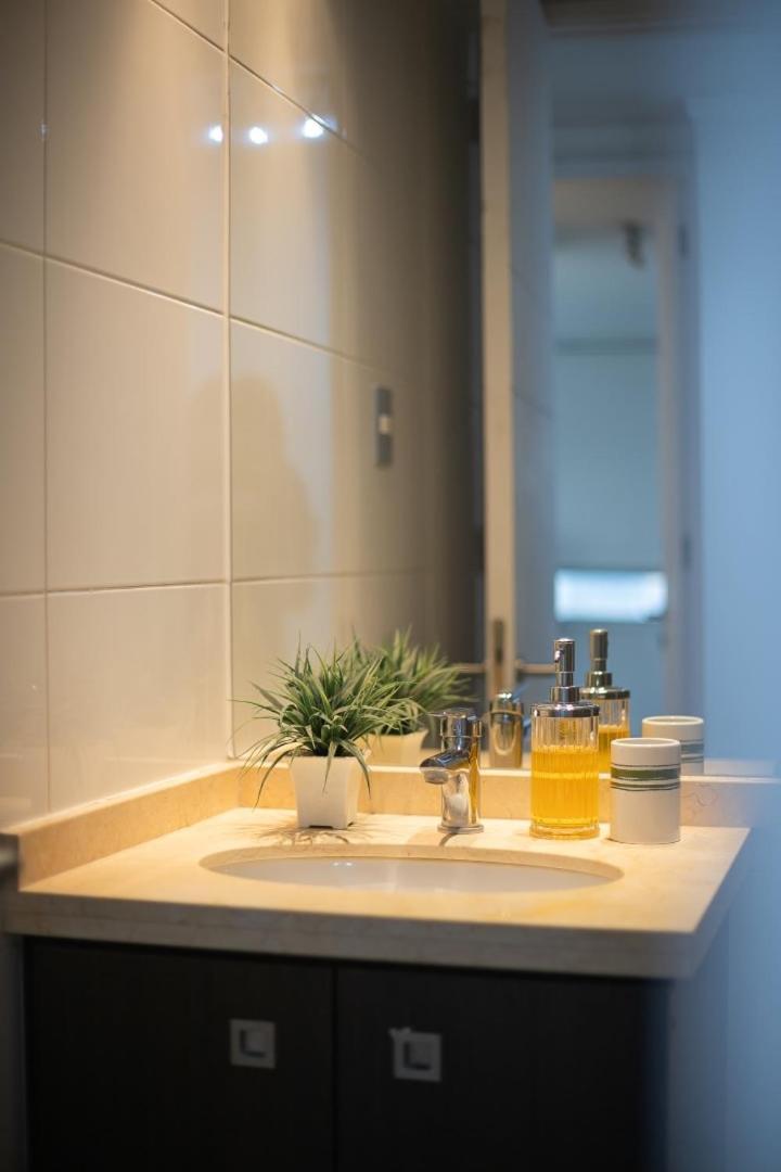 Espacioso Depto 2br 2ba - Sector Parque Arauco Apartamento