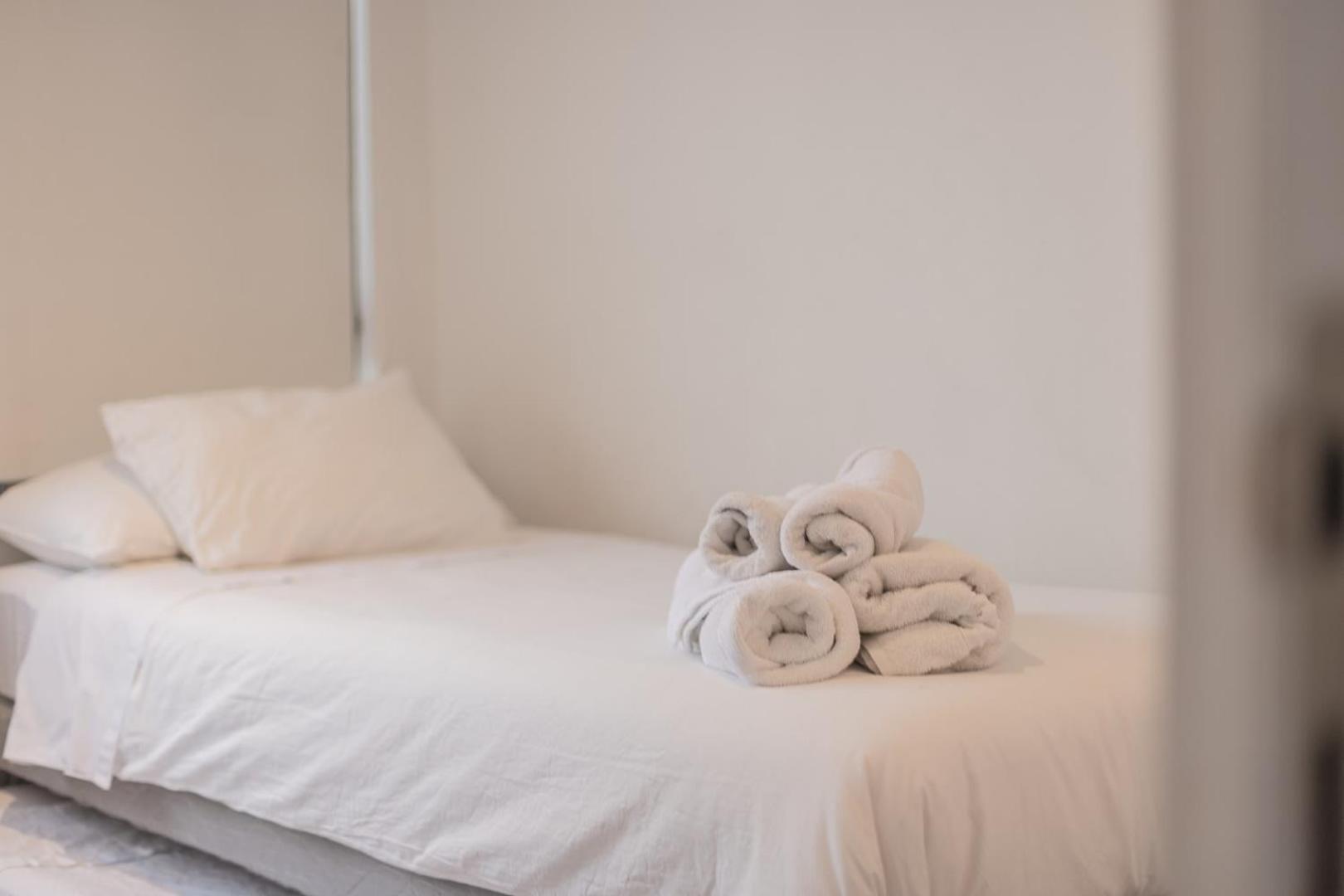 Espacioso Depto 2br 2ba - Sector Parque Arauco Apartamento *