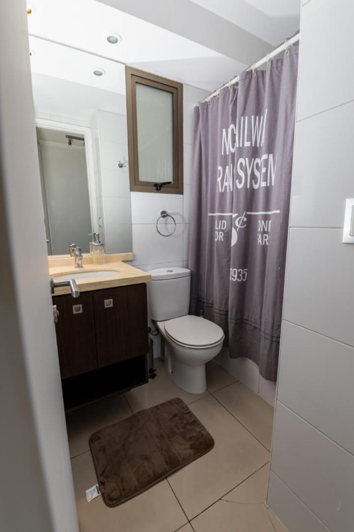 Espacioso Depto 2br 2ba - Sector Parque Arauco Apartamento Santiago de Chile