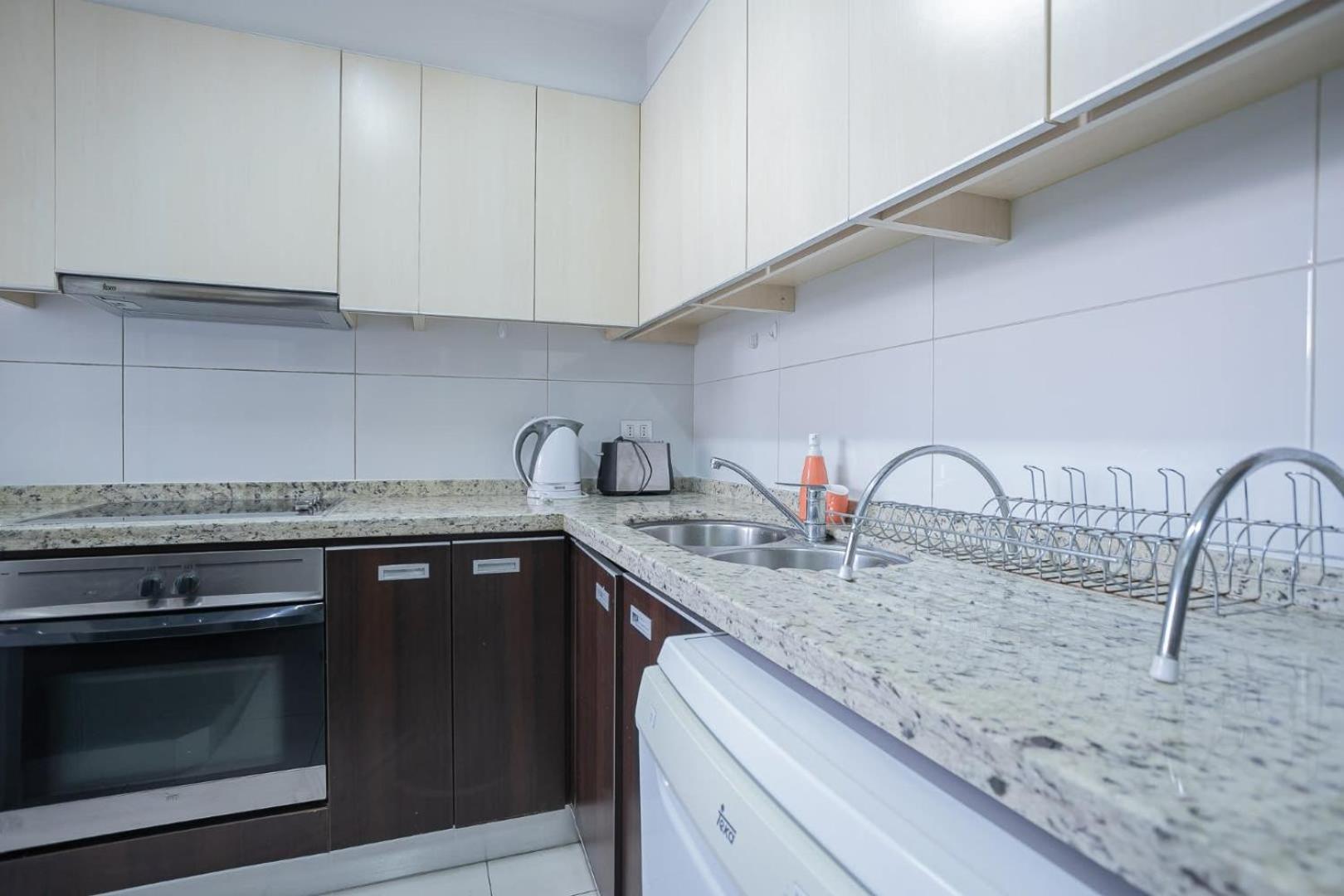 Espacioso Depto 2br 2ba - Sector Parque Arauco Apartamento
