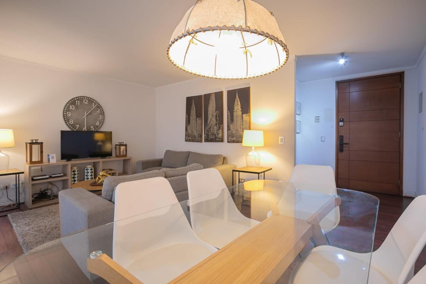 Espacioso Depto 2br 2ba - Sector Parque Arauco Apartamento