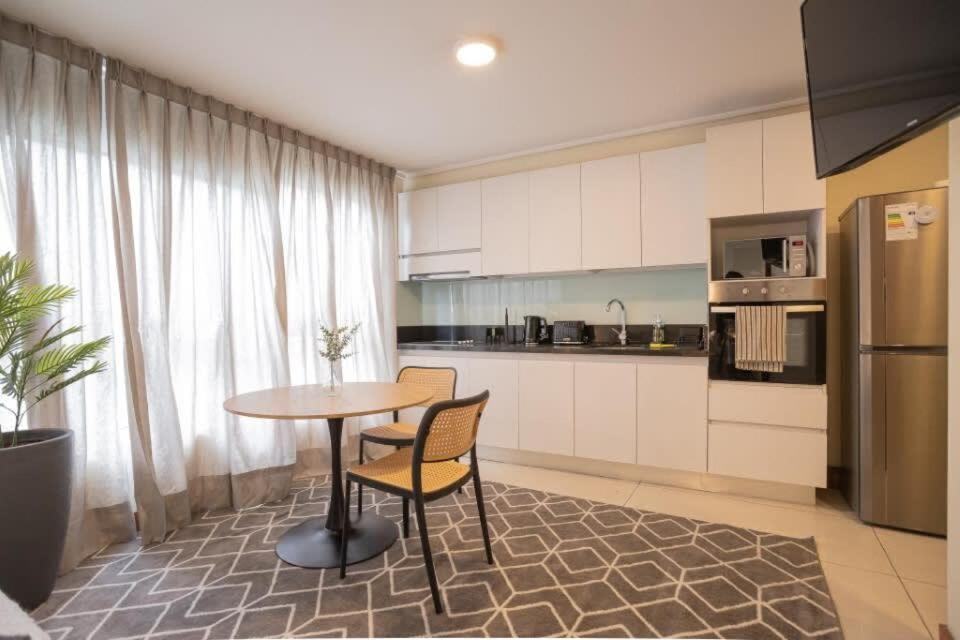Descubre El Encanto De Condes En Apartamento Santiago de Chile