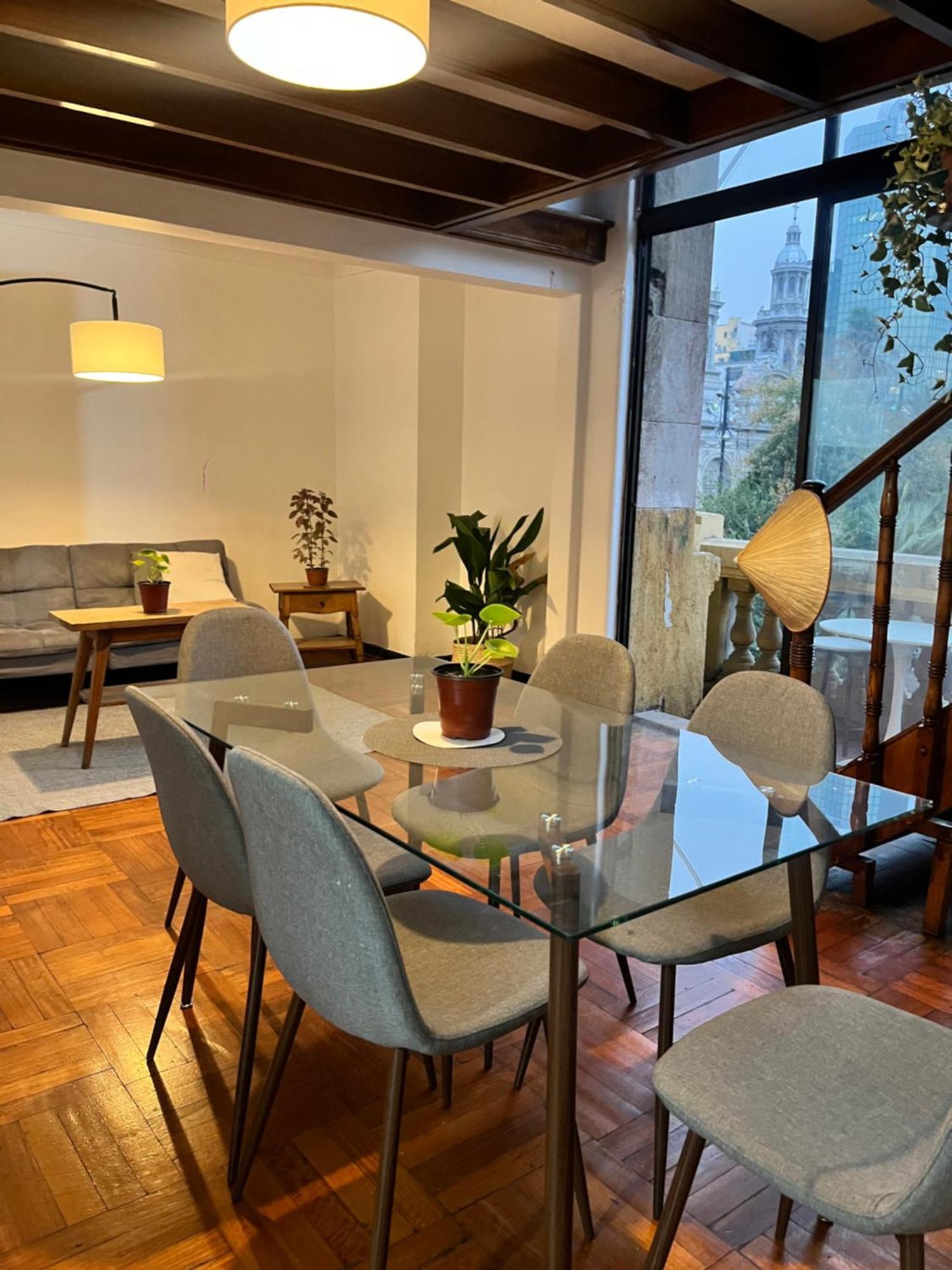 Apartamento Duplex Con Balcon A Casco Historico Santiago de Chile