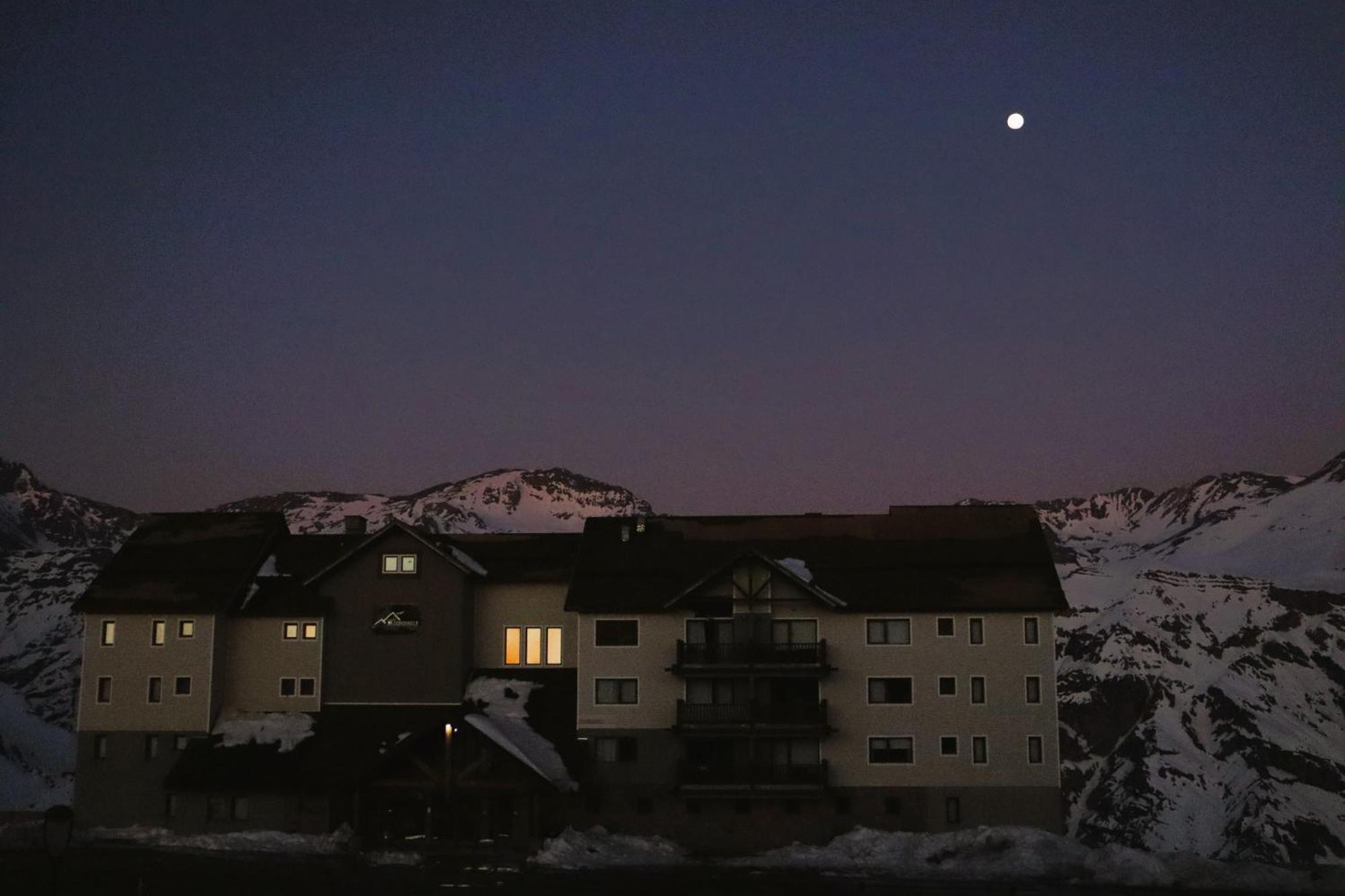 De Lujo Departamento En Valle Nevado, Edificio Valle De Cóndores Ski Out Servicio Hom Vc2803 * Santiago de Chile