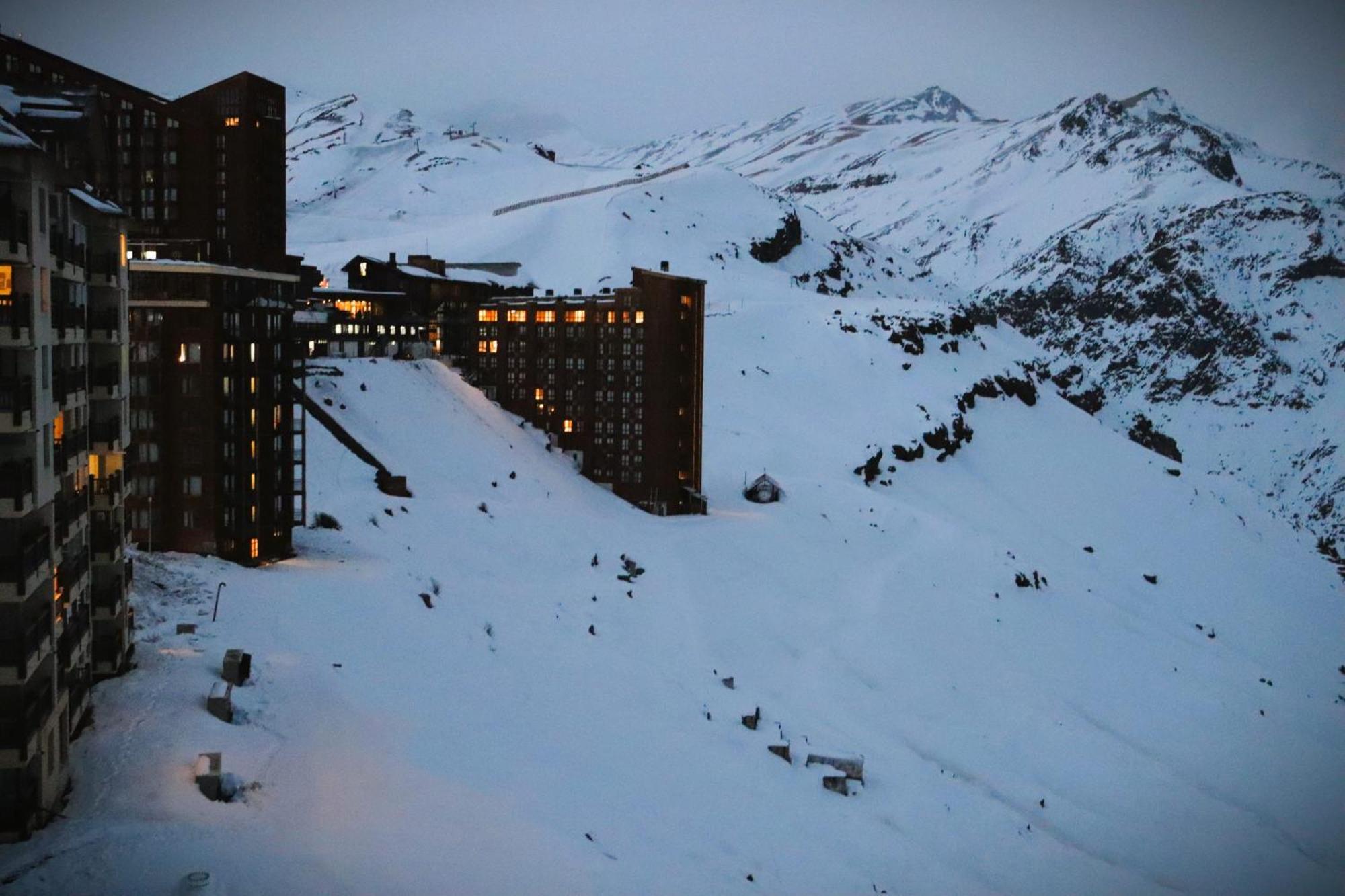 Apartamento De Lujo Departamento En Valle Nevado, Edificio Valle De Cóndores Ski Out Servicio Hom Vc2803 *