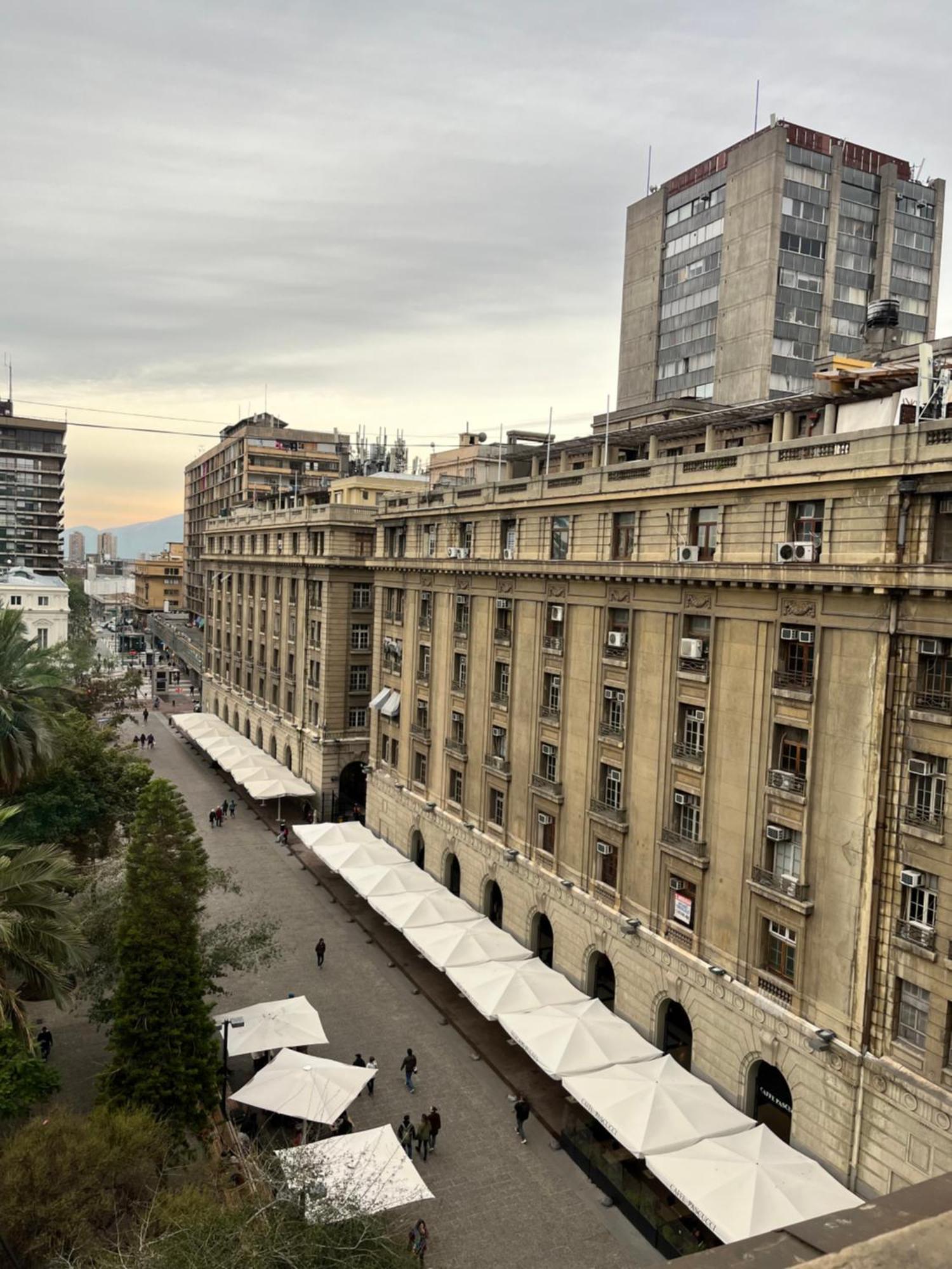 Departamento Centro Con Vista A Casco Historico * Santiago de Chile
