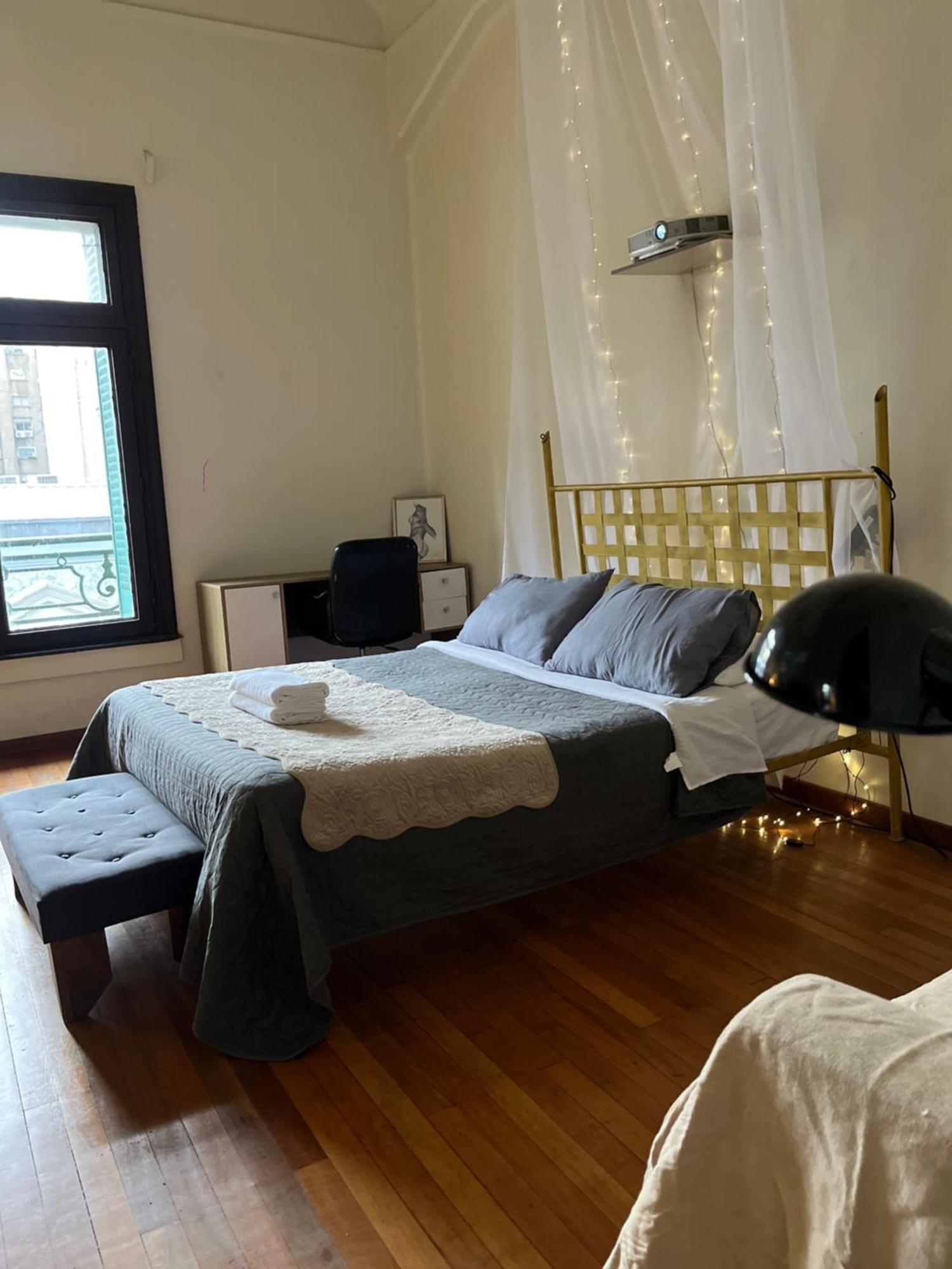 Comodo Estudio Con Proyector De Cine En Centro De Santiago de Chile