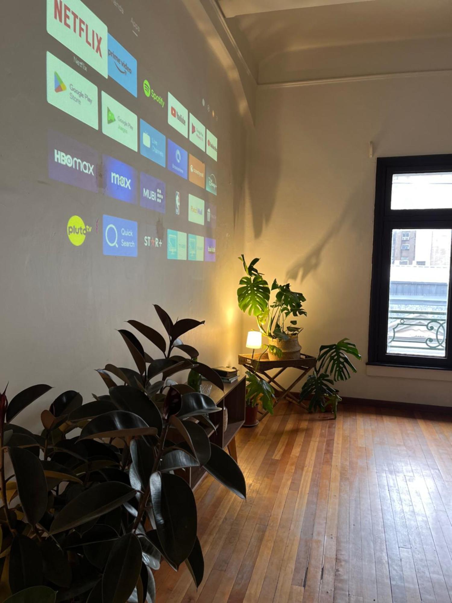 Comodo Estudio Con Proyector De Cine En Centro De Apartamento Santiago de Chile