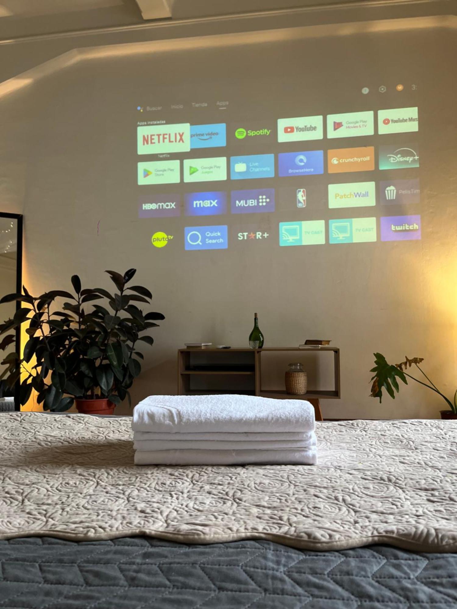 Comodo Estudio Con Proyector De Cine En Centro De Santiago de Chile