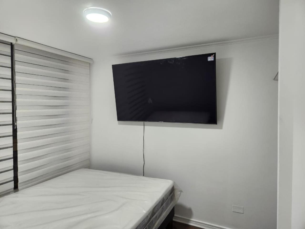 Apartamento A Pasos De Metro Hospitales Con Parking Por Pagar *