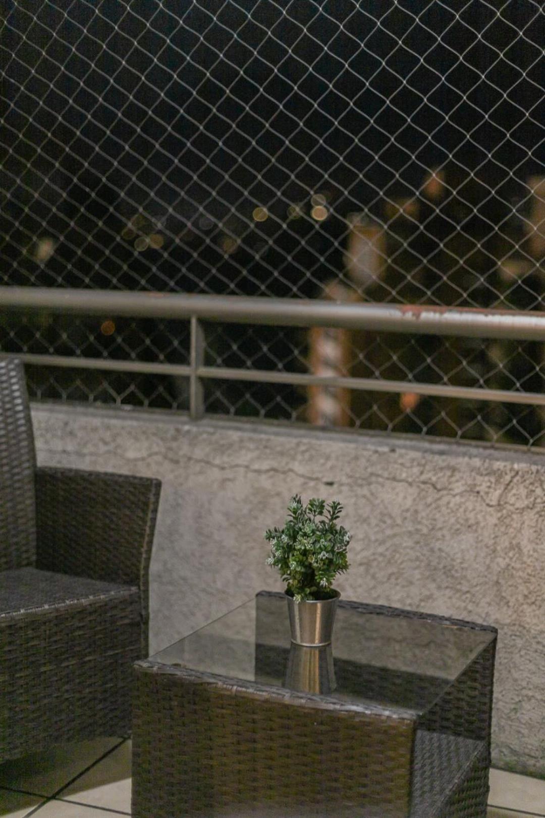 Exclusive In Condes Alcantara Metro Apartamento *