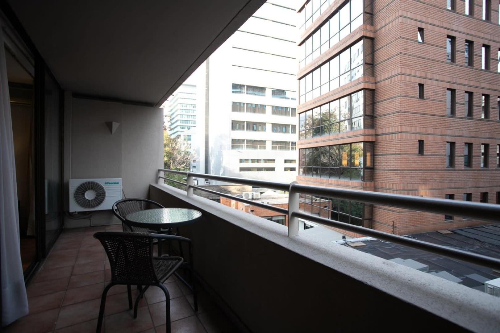 Comfy Urban Style Steps From Costanera Center *